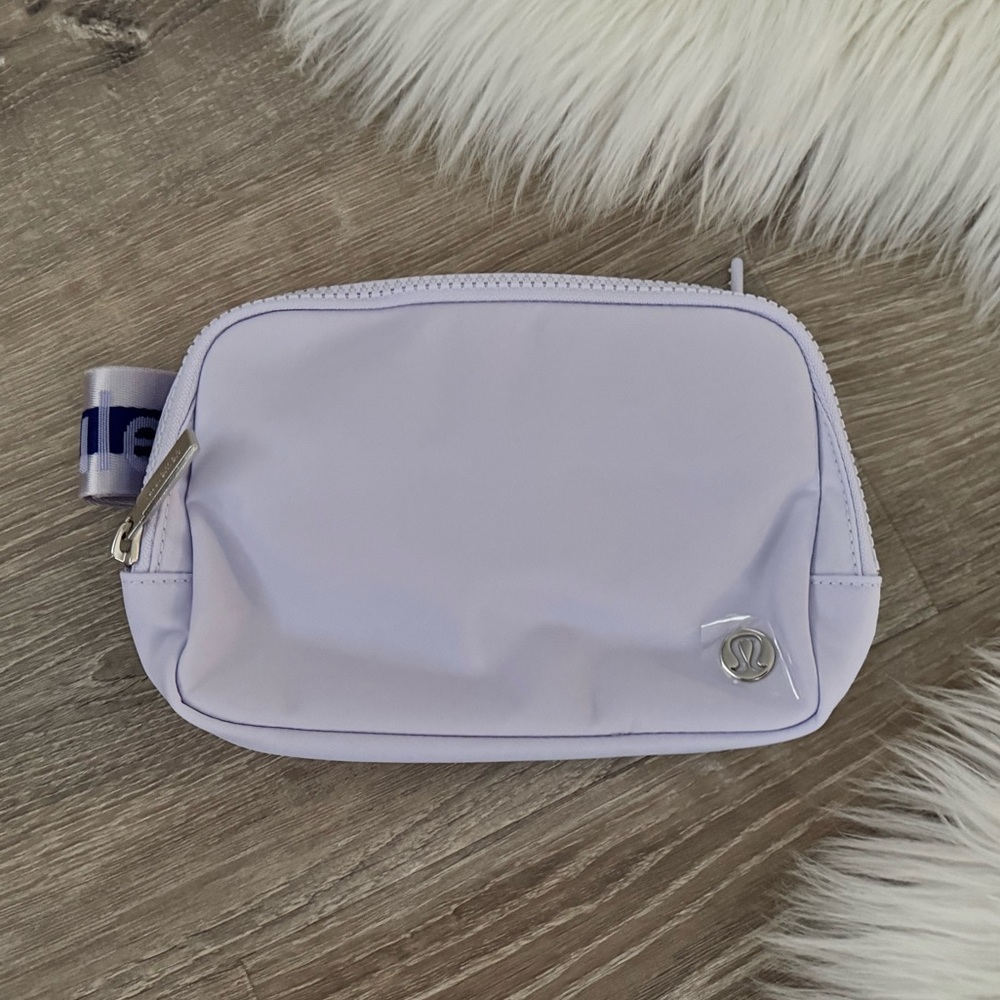 💜 Lululemon Everywhere Belt Bag 1L Worldmark Light Purple/Pastel Color